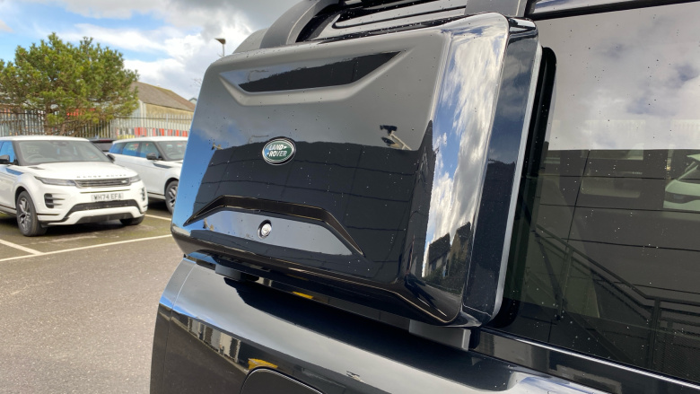 Land Rover Defender 3.0 D250 SE 90 3dr Auto Diesel Estate